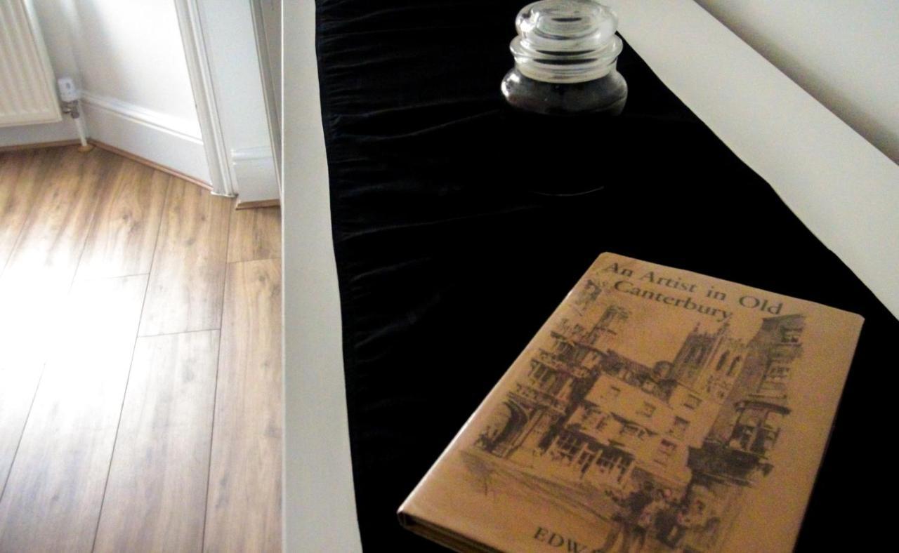 Cosy Central Canterbury - Modern Victorian 외부 사진